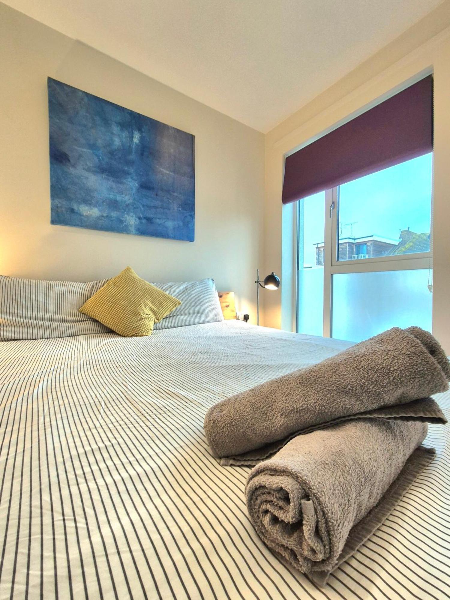 Appartamento 2 Bedroom Flat, Minutes From Shoreditch, Spitalfields & Brick Lane, Sleeps 4 Guests *